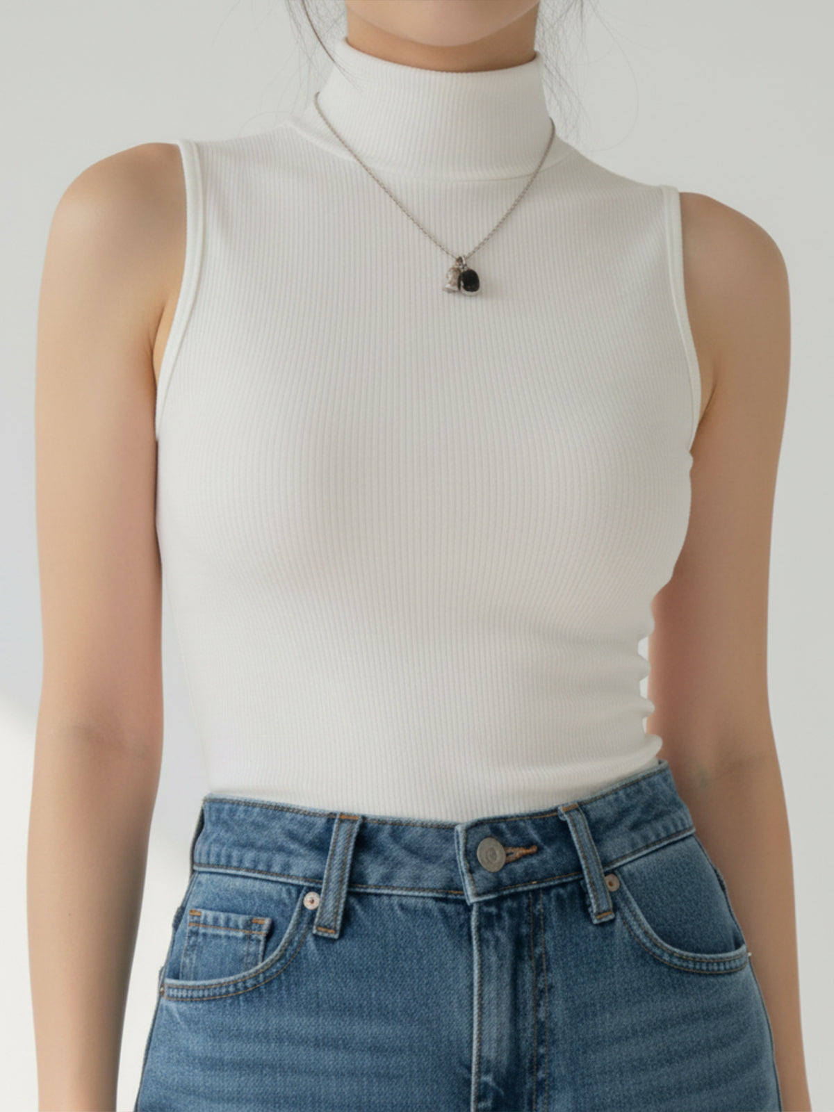Sculpt High-Neck Essential