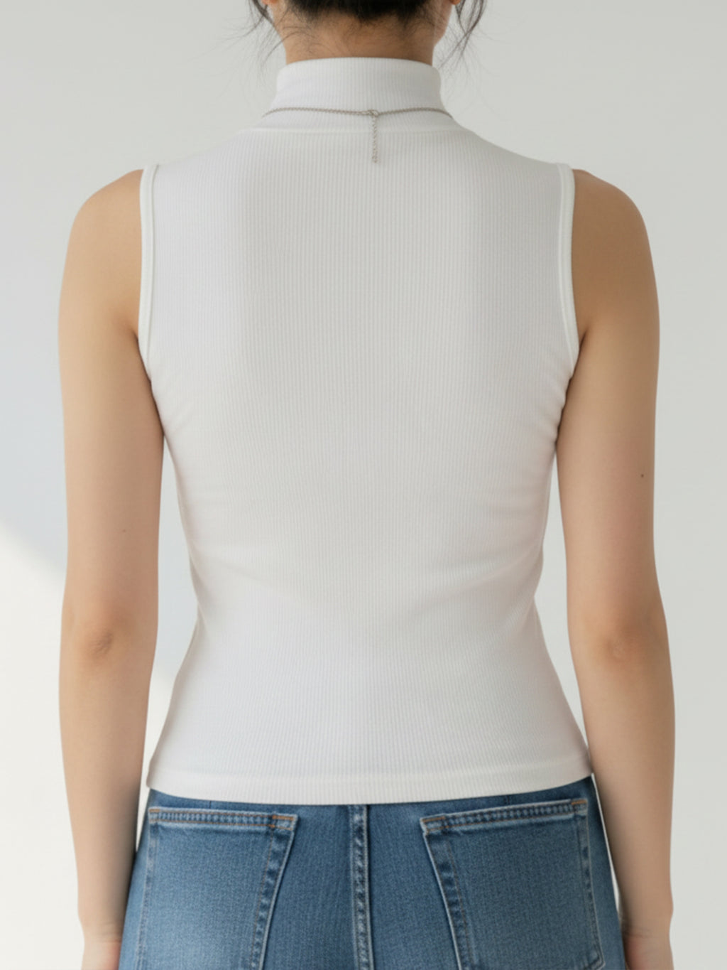 Sculpt High-Neck Essential