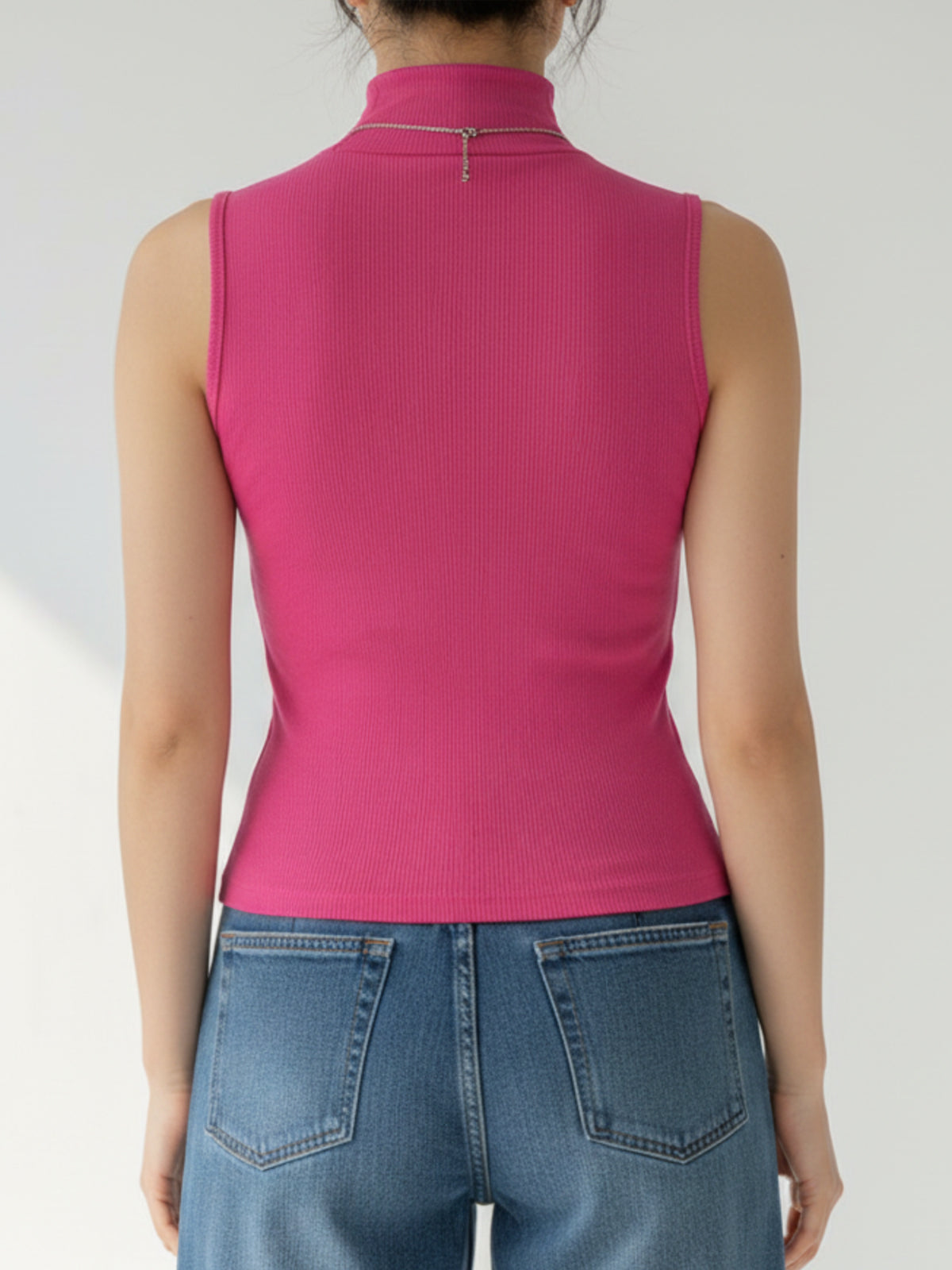 Sculpt High-Neck Essential