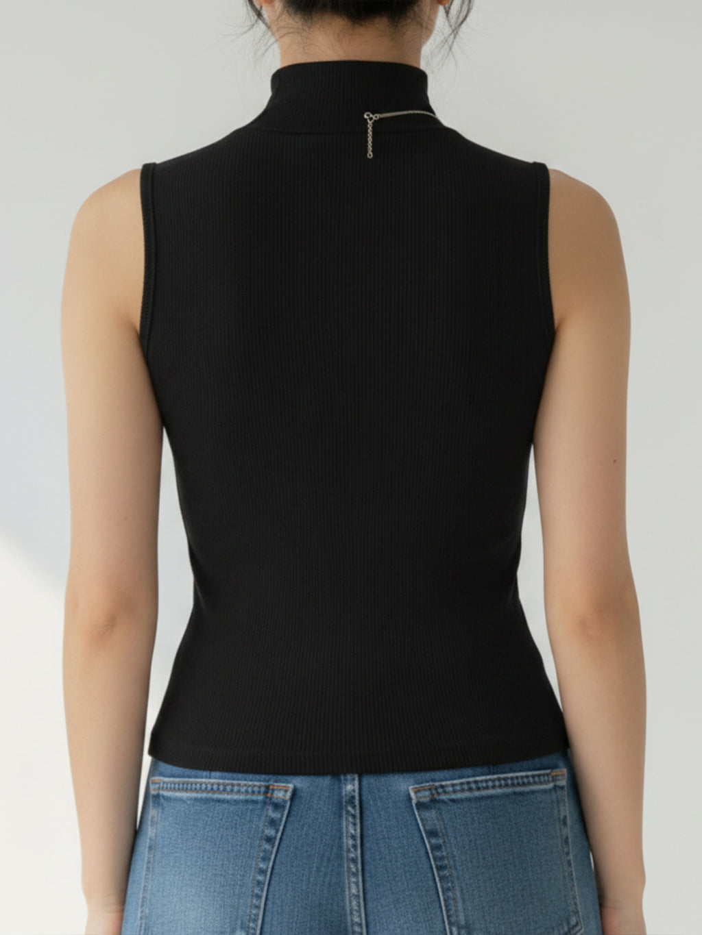 Sculpt High-Neck Essential